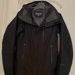 PATAGONIA RAIN JACKET